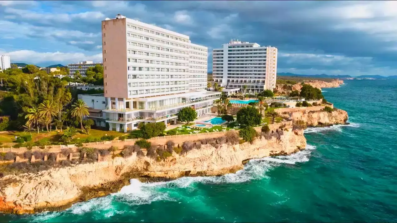 🌊 Majorque tout inclus dès 347 € : Ce 4★ perché est une révélation