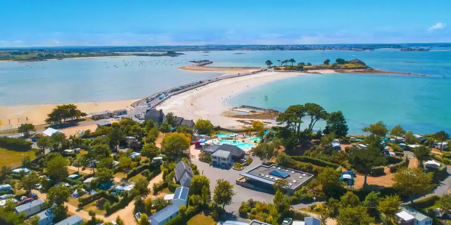 Camping pas cher : mer + soleil 2026
