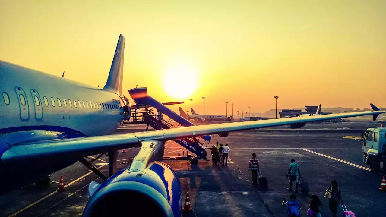 Îles grecques en vol + hôtel : pourquoi comparer les aéroports change tout