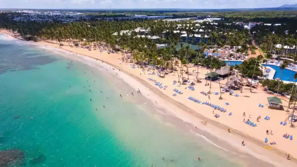 Punta Cana : pourquoi 27, 32 ou 40 km de plage selon les sources ? On a vérifié