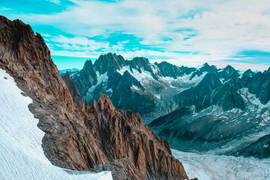 Découvrez les lacs et les montagnes de France en train !