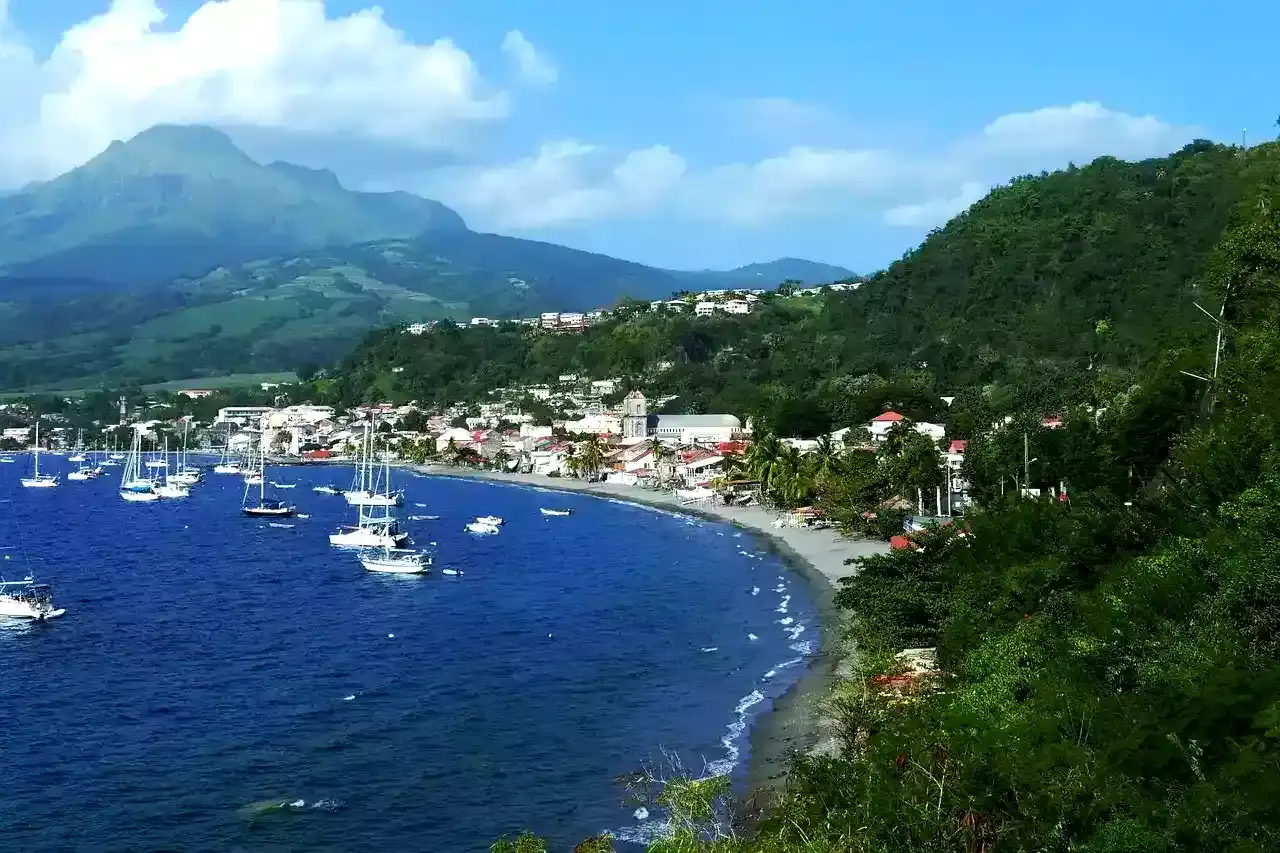 Visiter la Martinique en voiture : l’île aux fleurs en toute liberté