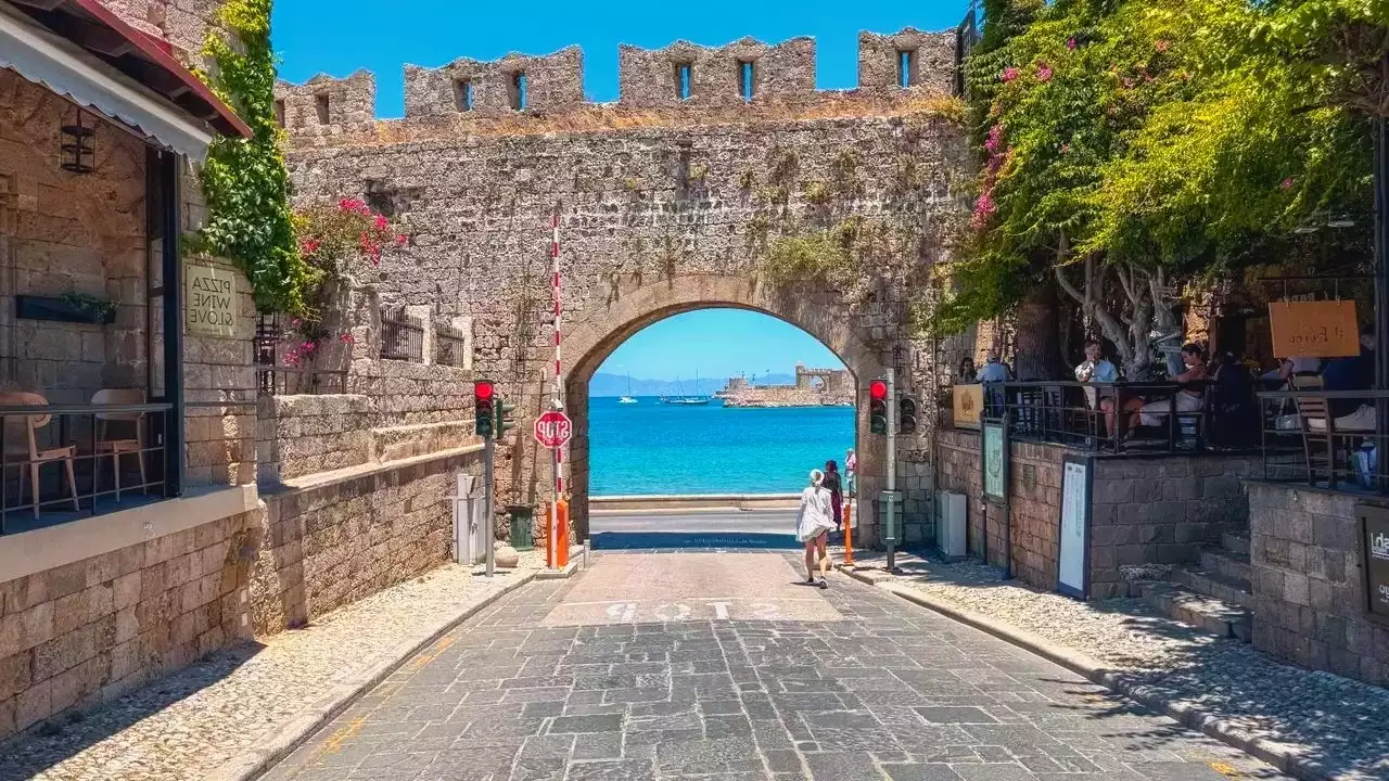 Rhodes ou Kos cet été : on vous dit vraiment laquelle choisir
