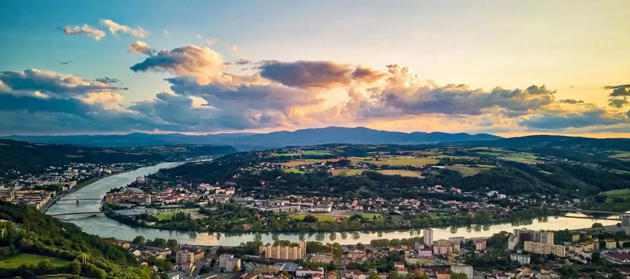 Vienne (Isère) que faire : guide avec budget heure par heure