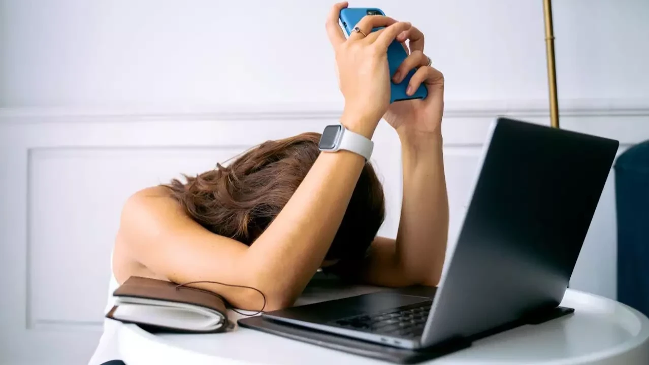 Tout le monde réserve trop tôt… et paie ses vacances plus cher (voici pourquoi)