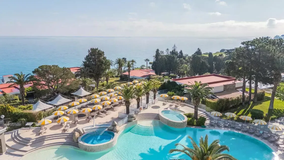 🌋 Sicile dès 432 € : Resort 4★ spectaculaire à prix très accessible, à voir !
