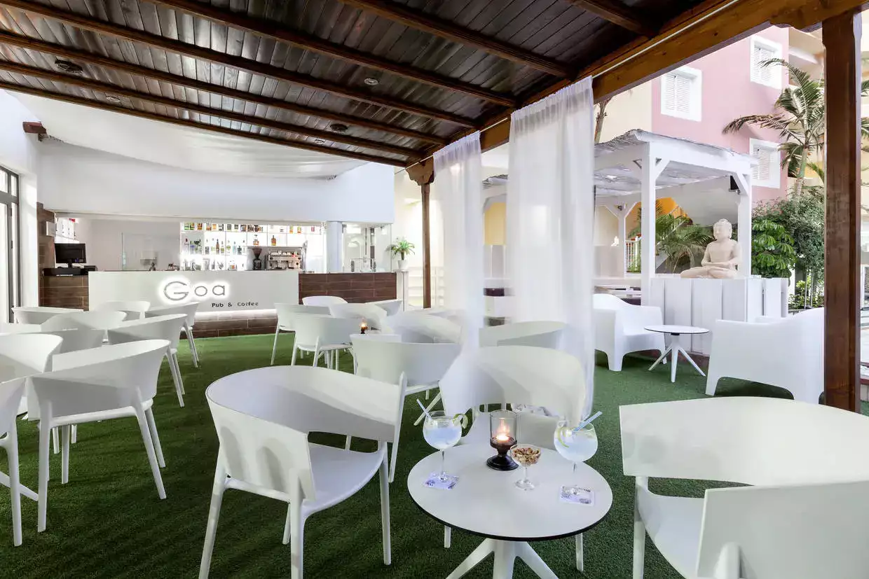 bar hotel cub jumbo chatur costa caleta