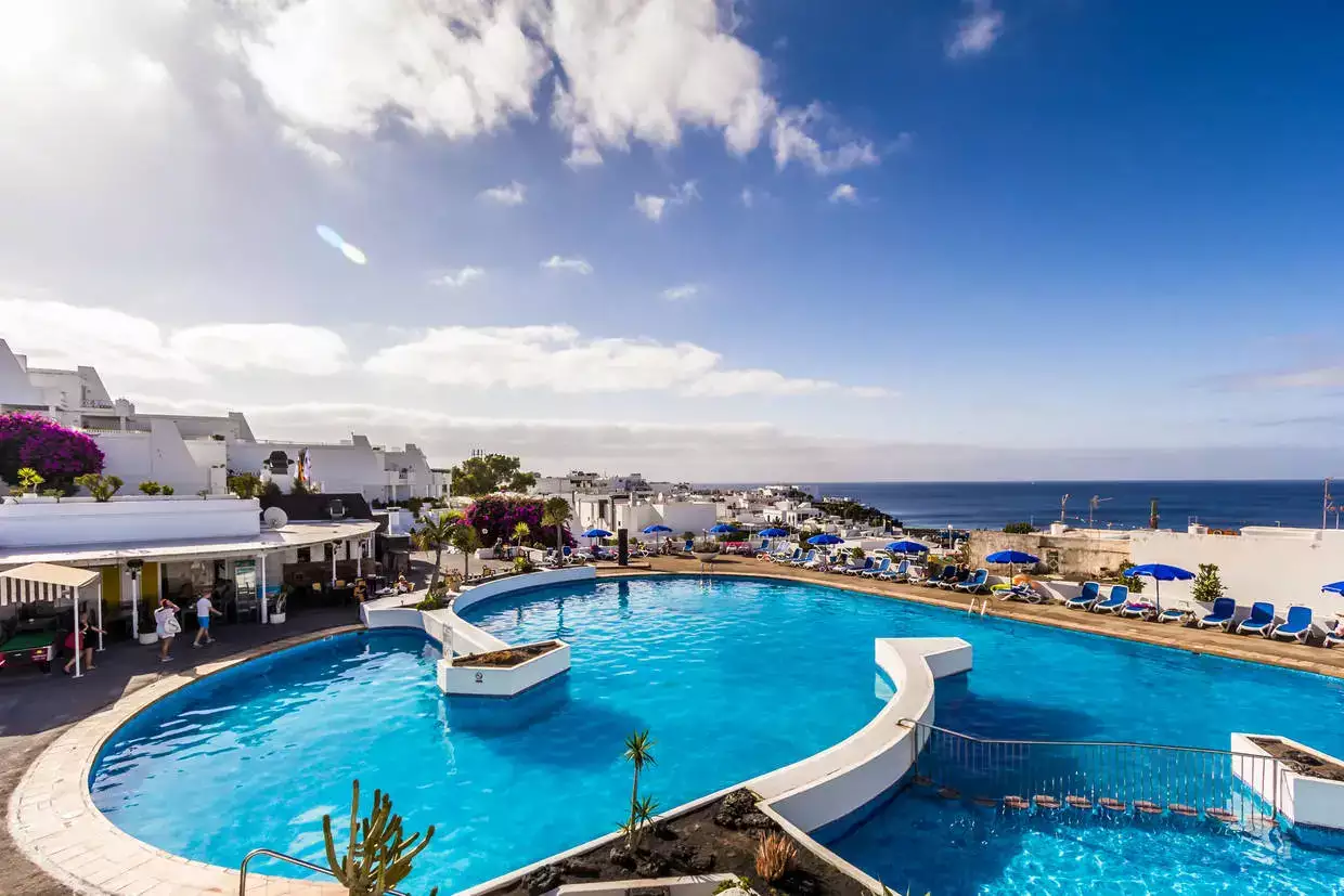 piscine hotel bellevue aquarius lanzarote